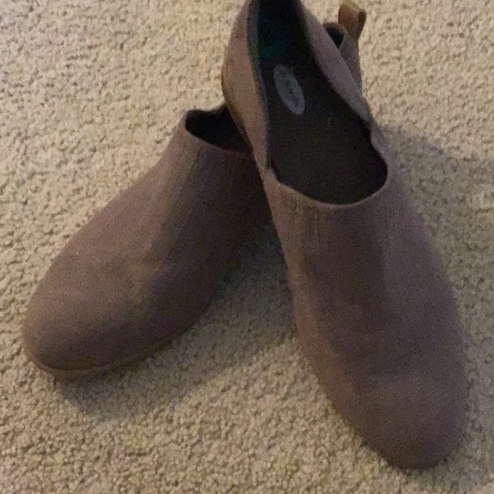 Suede like slip on’s